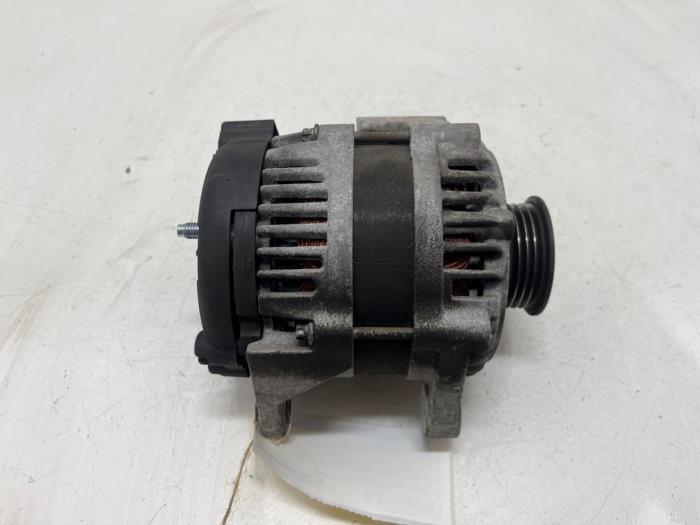 Begagnade Dynamo Chevrolet Spark (M300) 1.0 16V Bifuel Pris € 35,00 Marginaltabell erbjuds av F. van den Mosselaar autodemontage
