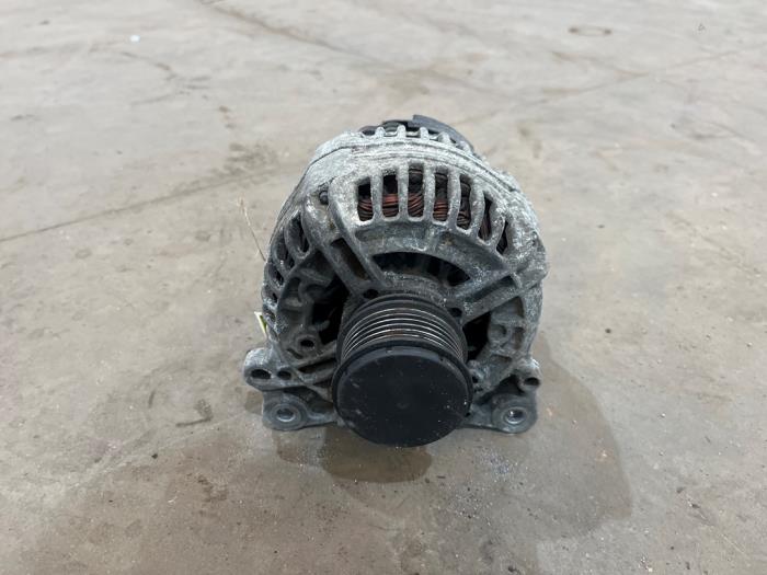Begagnade Dynamo Volkswagen Golf V (1K1) 1.9 TDI 4Motion Pris € 35,00 Marginaltabell erbjuds av F. van den Mosselaar autodemontage