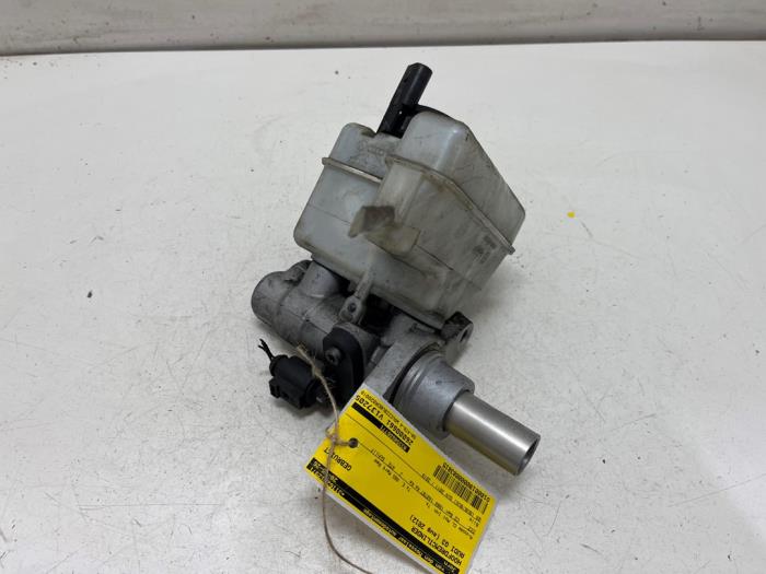 Used Master cylinder Audi Q3 (8UB/8UG) 2.0 16V TFSI 170 Quattro Price € 15,00 Margin scheme offered by F. van den Mosselaar autodemontage