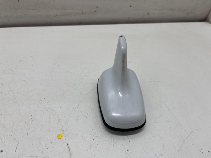 Używane Antena GPS Audi Q3 (8UB/8UG) 2.0 16V TFSI 170 Quattro Cena € 35,00 Procedura marży oferowane przez F. van den Mosselaar autodemontage
