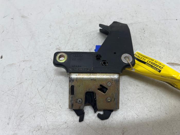 Tailgate boot lock motor
