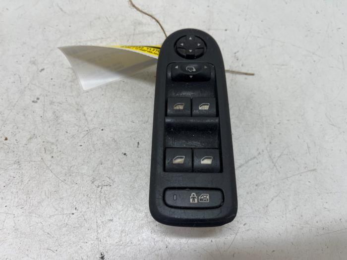 Usados Interruptor combinado de ventanillas Citroen C5 III Tourer (RW) 1.6 16V THP 155 Precio € 20,00 Norma de margen ofrecido por F. van den Mosselaar autodemontage