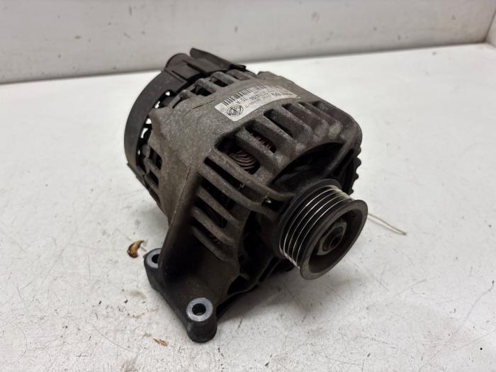 Gebrauchte Dynamo Fiat Panda (169) 1.2 Fire Preis € 35,00 Margenregelung angeboten von F. van den Mosselaar autodemontage