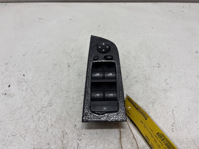 Usados Interruptor combinado de ventanillas BMW 3 serie (E90) 320i 16V Precio € 15,00 Norma de margen ofrecido por F. van den Mosselaar autodemontage