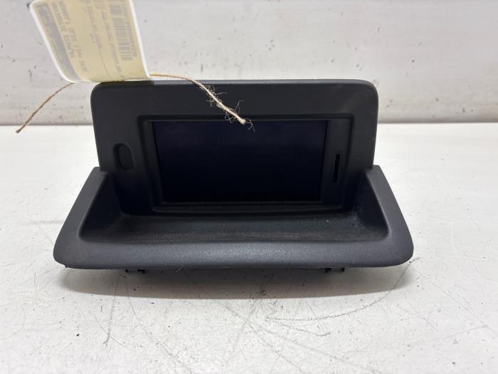 Gebrauchte Navigation Display Renault Clio III (BR/CR) 1.2 16V 75 Preis € 50,00 Margenregelung angeboten von F. van den Mosselaar autodemontage