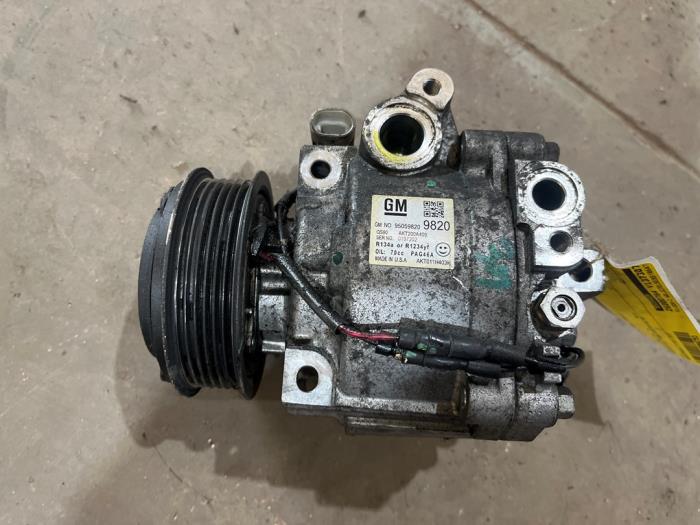 Usagé Pompe clim Opel Mokka/Mokka X 1.7 CDTI 16V 4x2 Prix € 75,00 Règlement à la marge proposé par F. van den Mosselaar autodemontage