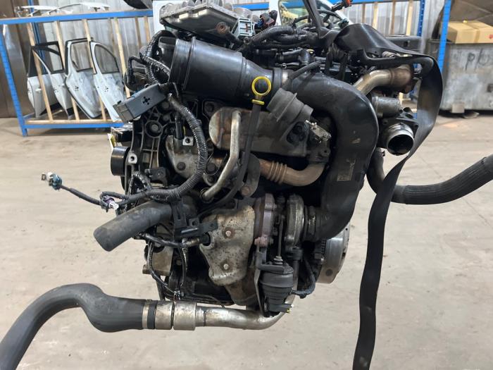 Engine from a Opel Mokka/Mokka X 1.7 CDTI 16V 4x2 2013