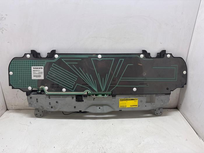 Używane Antena Volvo XC90 I 2.9 T6 24V Cena € 25,00 Procedura marży oferowane przez F. van den Mosselaar autodemontage