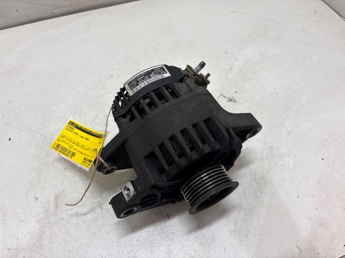 Begagnade Dynamo Toyota Aygo (B10) 1.0 12V VVT-i Pris € 35,00 Marginaltabell erbjuds av F. van den Mosselaar autodemontage