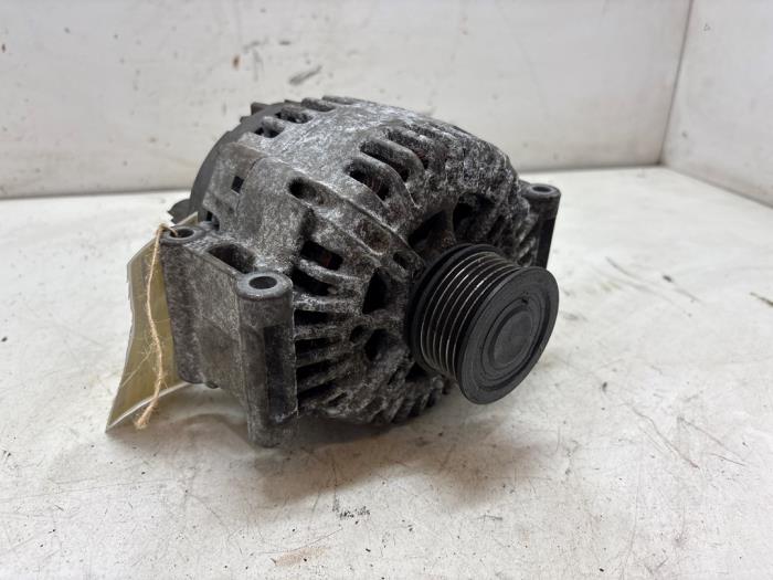 Begagnade Dynamo Audi A4 Avant (B7) 1.6 Pris € 50,00 Marginaltabell erbjuds av F. van den Mosselaar autodemontage