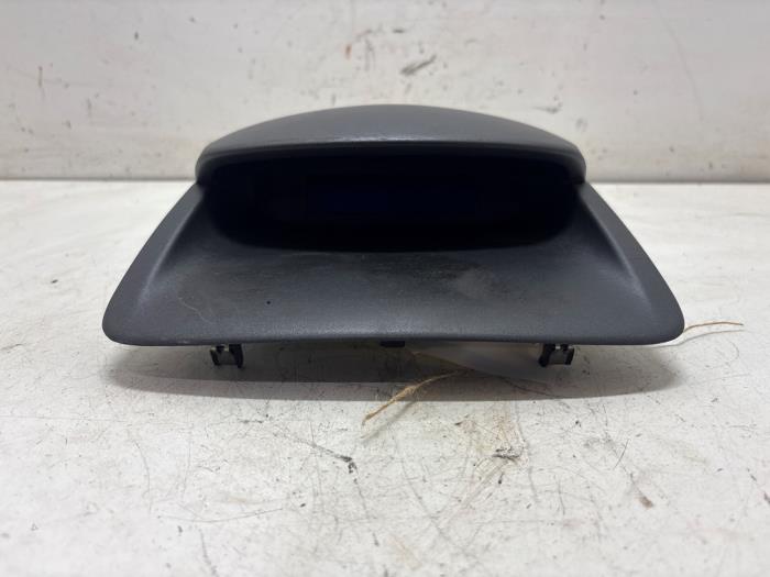 Begagnade Innerdisplay Renault Clio III (BR/CR) 1.4 16V Pris € 10,00 Marginaltabell erbjuds av F. van den Mosselaar autodemontage