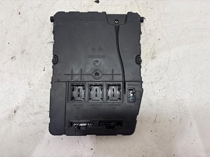 Used Body control computer Renault Megane II (BM/CM) 2.0 16V Price € 25,00 Margin scheme offered by F. van den Mosselaar autodemontage