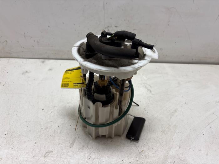 Usagé Pompe à carburant Volvo V60 I (FW/GW) 2.4 D6 20V AWD Twin Engine Plug-in Hybrid Prix € 25,00 Règlement à la marge proposé par F. van den Mosselaar autodemontage