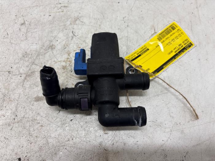 Begagnade Extra vattenpump Volvo V60 I (FW/GW) 2.4 D6 20V AWD Twin Engine Plug-in Hybrid Pris € 15,00 Marginaltabell erbjuds av F. van den Mosselaar autodemontage