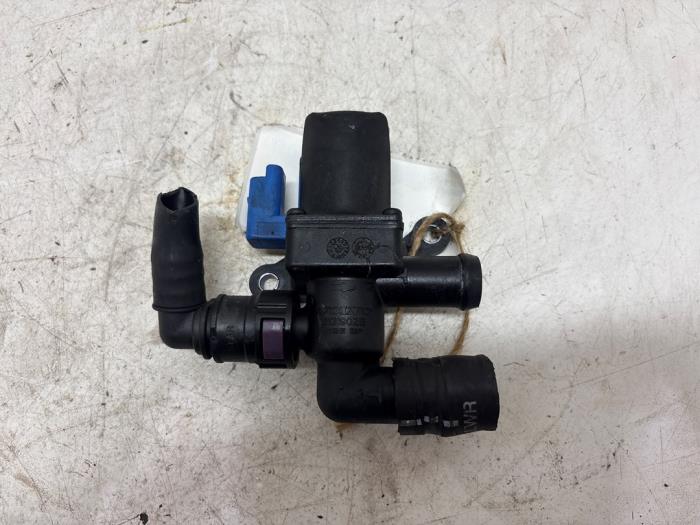 Begagnade Extra vattenpump Volvo V60 I (FW/GW) 2.4 D6 20V AWD Twin Engine Plug-in Hybrid Pris € 15,00 Marginaltabell erbjuds av F. van den Mosselaar autodemontage