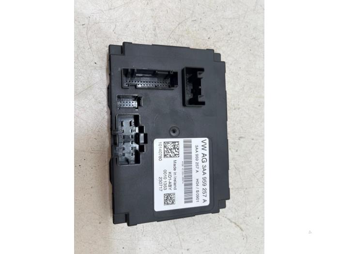 Begagnade Sätesdator Volkswagen Tiguan (AD1) 1.4 TSI 16V Pris € 50,00 Marginaltabell erbjuds av F. van den Mosselaar autodemontage