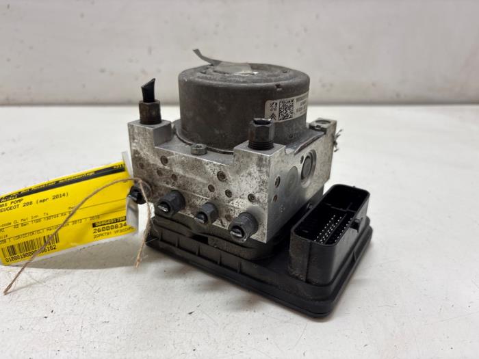 Begagnade ABS-pump Peugeot 208 I (CA/CC/CK/CL) 1.2 Vti 12V PureTech 82 Pris € 20,00 Marginaltabell erbjuds av F. van den Mosselaar autodemontage