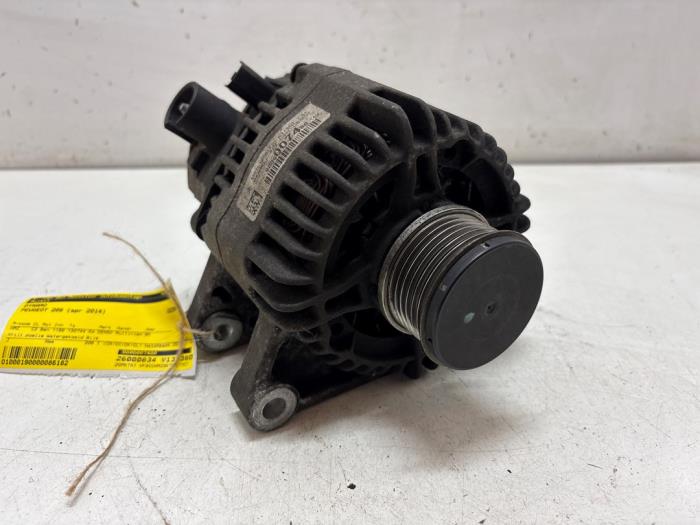 Gebrauchte Dynamo Peugeot 208 I (CA/CC/CK/CL) 1.2 Vti 12V PureTech 82 Preis € 50,00 Margenregelung angeboten von F. van den Mosselaar autodemontage