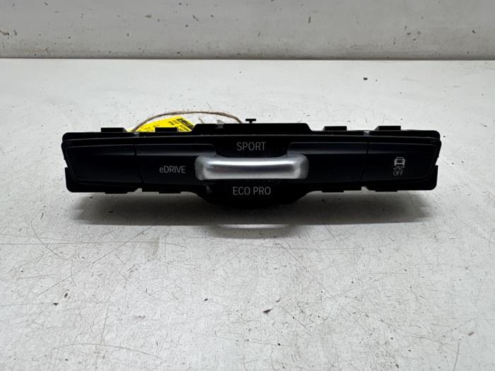 Używane Przelacznik ESP BMW 2 serie Active Tourer (F45) 225xe iPerformance 1.5 TwinPower Turbo 12V Cena € 35,00 Procedura marży oferowane przez F. van den Mosselaar autodemontage