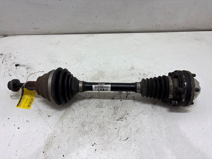 Gebrauchte Antriebswelle links vorne Volkswagen Golf V (1K1) 1.4 GT 16V Preis € 35,00 Margenregelung angeboten von F. van den Mosselaar autodemontage