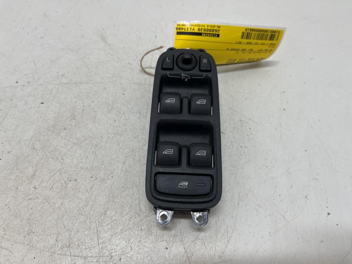 Usados Interruptor combinado de ventanillas Volvo XC60 I (DZ) 2.0 T5 16V Precio € 30,00 Norma de margen ofrecido por F. van den Mosselaar autodemontage