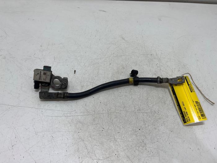 Begagnade Batterisensor Volvo XC60 I (DZ) 2.0 T5 16V Pris € 15,00 Marginaltabell erbjuds av F. van den Mosselaar autodemontage