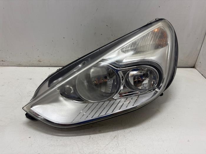 Używane Reflektor lewy Ford S-Max (GBW) 2.0 16V Cena € 45,00 Procedura marży oferowane przez F. van den Mosselaar autodemontage