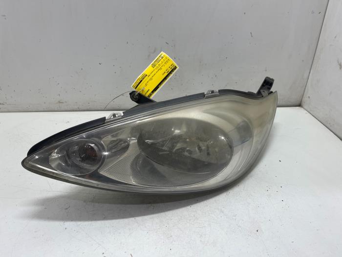Używane Reflektor lewy Ford Ka II 1.2 Cena € 35,00 Procedura marży oferowane przez F. van den Mosselaar autodemontage