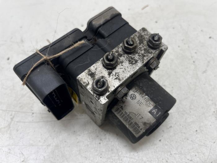 Używane Pompa ABS Seat Altea (5P1) 1.6 Cena € 25,00 Procedura marży oferowane przez F. van den Mosselaar autodemontage