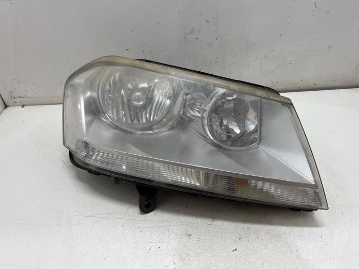 Używane Reflektor prawy Dodge Avenger (JS) 2.0 16V Cena € 50,00 Procedura marży oferowane przez F. van den Mosselaar autodemontage
