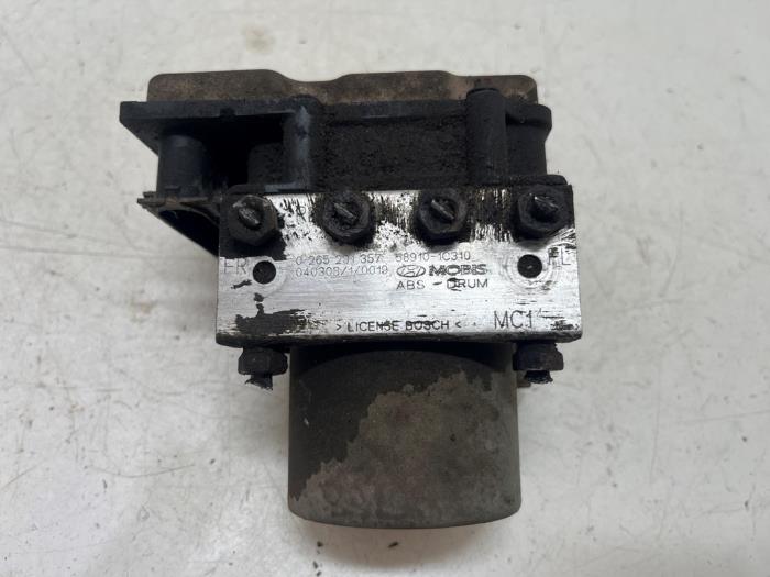 Begagnade ABS-pump Hyundai Getz 1.3i 12V Pris € 45,00 Marginaltabell erbjuds av F. van den Mosselaar autodemontage