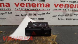 Używane Przelacznik swiatel awaryjnych BMW X5 (E53) 3.0 24V Cena € 9,95 Procedura marży oferowane przez Venema Autoparts