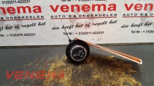 Used Tailgate switch Opel Insignia Sports Tourer 2.0 CDTI 16V Price € 19,00 Margin scheme offered by Venema Autoparts