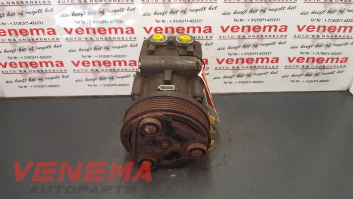 Usagé Pompe clim Ford Mondeo III Wagon 2.0 TDCi 130 16V Prix € 49,99 Règlement à la marge proposé par Venema Autoparts