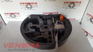 Used Tool set Volkswagen Golf V (1K1) 1.4 16V Price € 50,00 Margin scheme offered by Venema Autoparts
