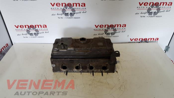 Begagnade Topplock Peugeot 206 (2A/C/H/J/S) 1.4 XR,XS,XT,Gentry Pris € 181,50 Inklusive moms erbjuds av Venema Autoparts