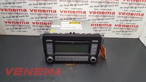 Usagé Radio/Lecteur CD Volkswagen Passat Variant (3C5) 2.0 TDI 140 Prix € 125,00 Règlement à la marge proposé par Venema Autoparts