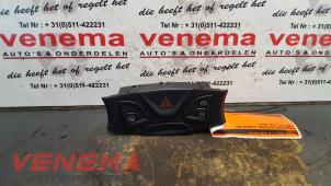 Usagé Commutateur éclairage d'urgence Ford Ka II 1.2 Prix € 19,95 Règlement à la marge proposé par Venema Autoparts