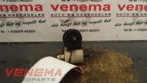 Usagé Pompe lave-glace avant Volkswagen Caddy III (2KA,2KH,2CA,2CH) 1.6 TDI 16V Prix € 9,00 Règlement à la marge proposé par Venema Autoparts