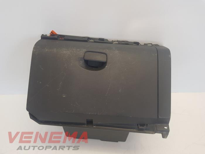 Begagnade Handskfack Renault Scénic III (JZ) 1.5 dCi 110 Pris € 29,99 Marginaltabell erbjuds av Venema Autoparts