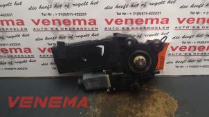 Used Door window motor Renault Scénic III (JZ) 1.5 dCi 110 Price € 60,00 Margin scheme offered by Venema Autoparts