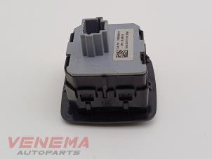 On-board computer controller from a Renault Scénic III (JZ) 1.5 dCi 110 2014