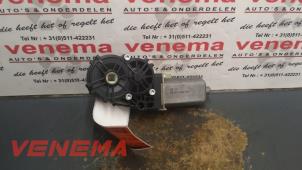 Usagé Moteur toit escamotable Peugeot 307 CC (3B) 2.0 16V Prix € 125,00 Règlement à la marge proposé par Venema Autoparts