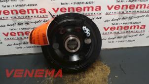 Używane Kolo pasowe walu korbowego Mercedes CLA Shooting Brake (117.9) 1.6 CLA-200 16V Cena € 54,99 Procedura marży oferowane przez Venema Autoparts