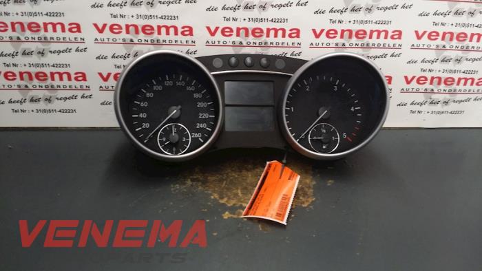 Compteur kilométrique KM d'un Mercedes-Benz ML II (164/4JG) 3.0 ML-280 CDI 4-Matic V6 24V 2007
