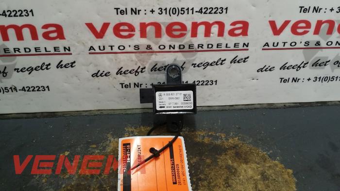 Begagnade Airbagsensor Mercedes ML II (164/4JG) 3.0 ML-280 CDI 4-Matic V6 24V Pris € 19,99 Marginaltabell erbjuds av Venema Autoparts