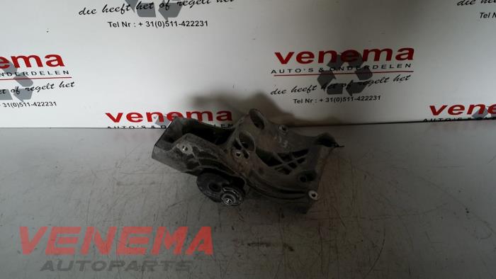 Usagé Support dynamo bas Opel Insignia Sports Tourer 2.0 CDTI 16V Prix € 40,00 Règlement à la marge proposé par Venema Autoparts