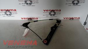 Używane Mechanizm szyby prawej przedniej wersja 2-drzwiowa Ford Ka II 1.2 Cena € 45,00 Procedura marży oferowane przez Venema Autoparts