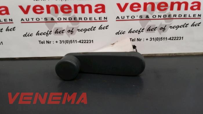 Używane Klamka okienna Ford Ka II 1.2 Cena € 9,99 Procedura marży oferowane przez Venema Autoparts