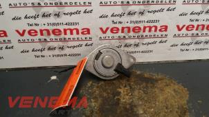 Używane Regulacja walka rozrzadu Opel Meriva Mk.II 1.4 Turbo 16V ecoFLEX Cena € 45,00 Procedura marży oferowane przez Venema Autoparts